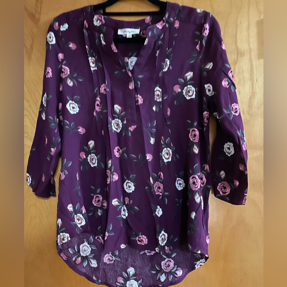 Monday Fun Kearney Henley Top NWOT Size Small